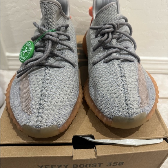 Yeezy boost 350 v2 true form size 10 - Picture 2 of 5